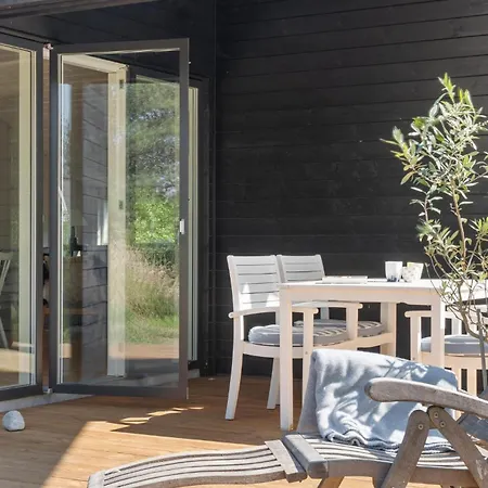 Semesterbostad Gorgeous In With Wifi Rødby